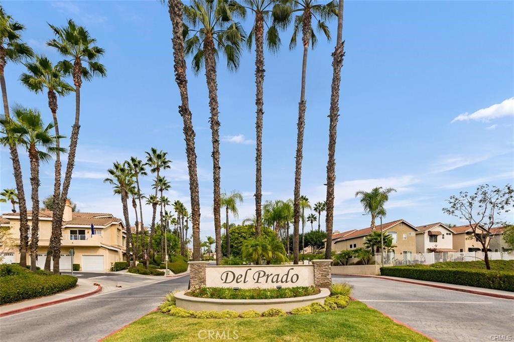 25182 Via Catalina