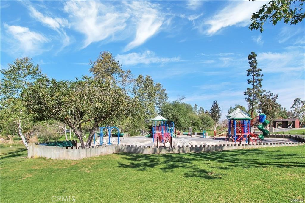 25182 Via Catalina