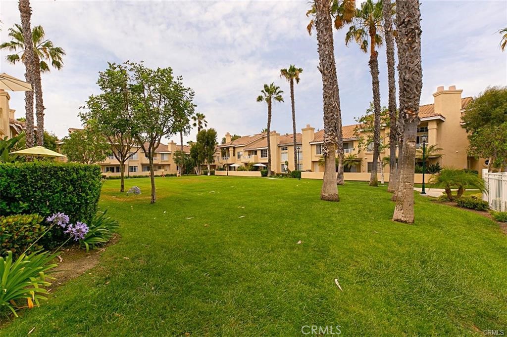 25182 Via Catalina