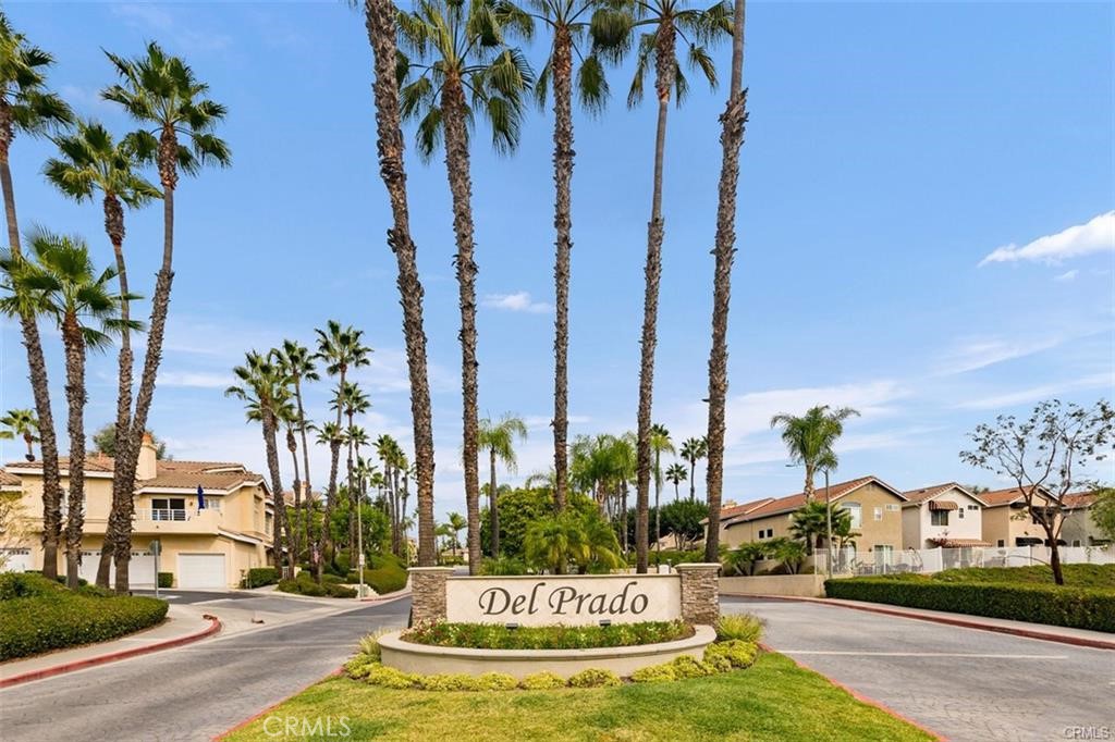 25182 Via Catalina