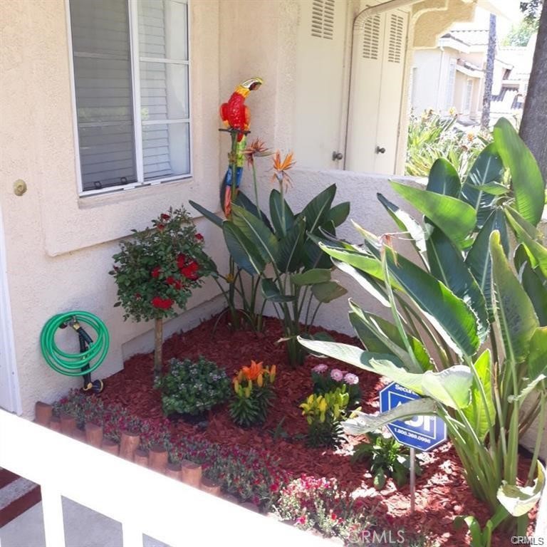 25182 Via Catalina