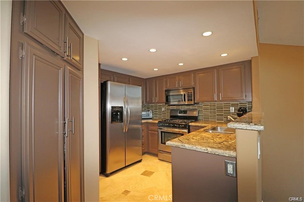 25182 Via Catalina