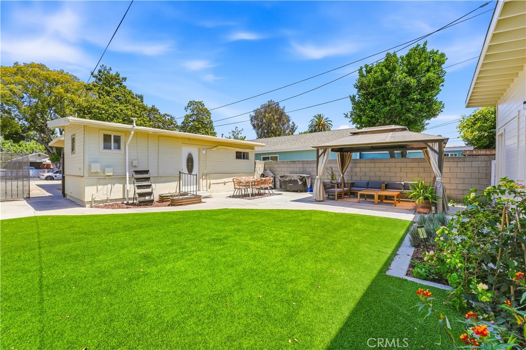 2157 Gale Avenue