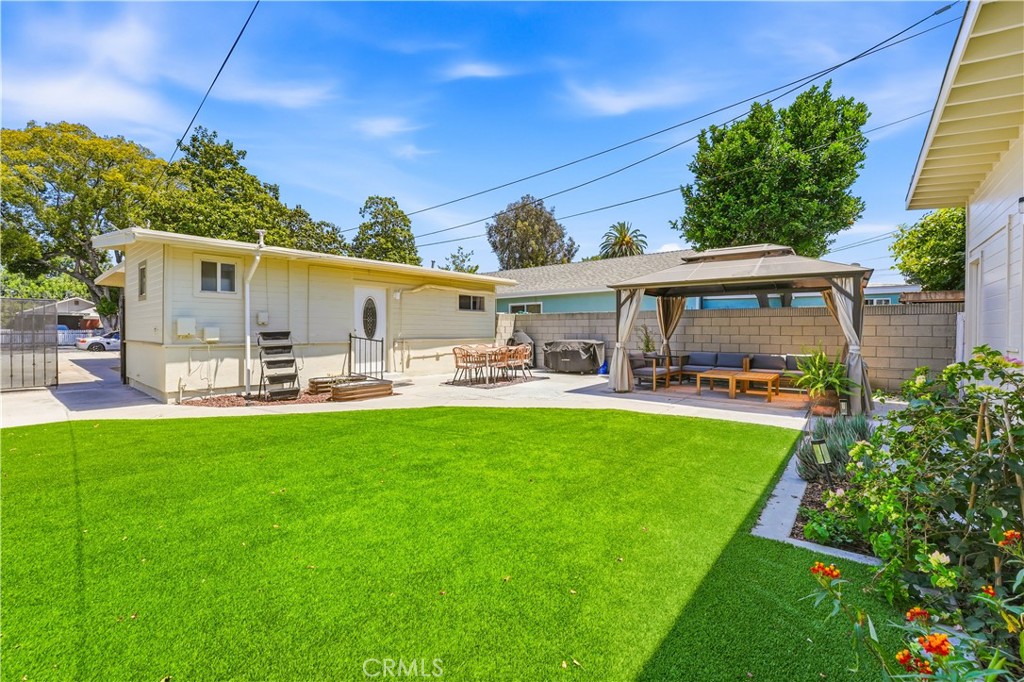 2157 Gale Avenue