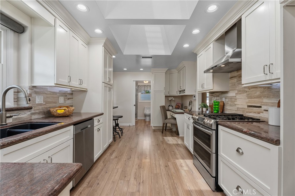 140 E Greenwood
