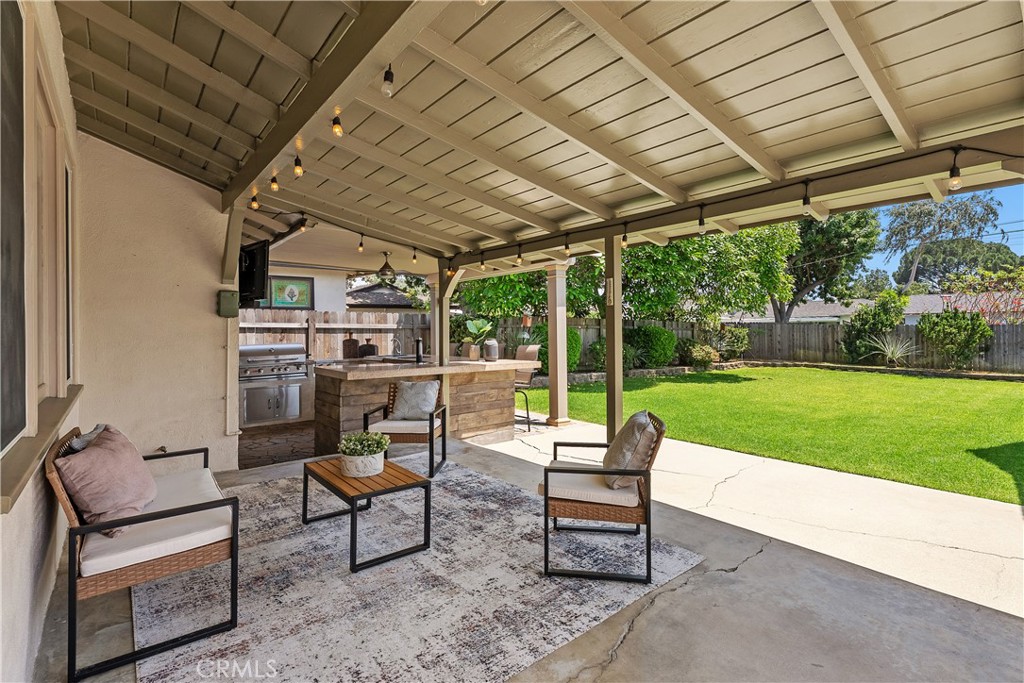 140 E Greenwood