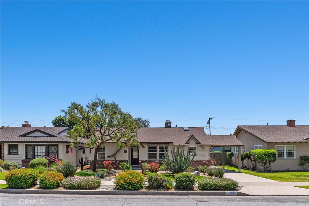 140 E Greenwood