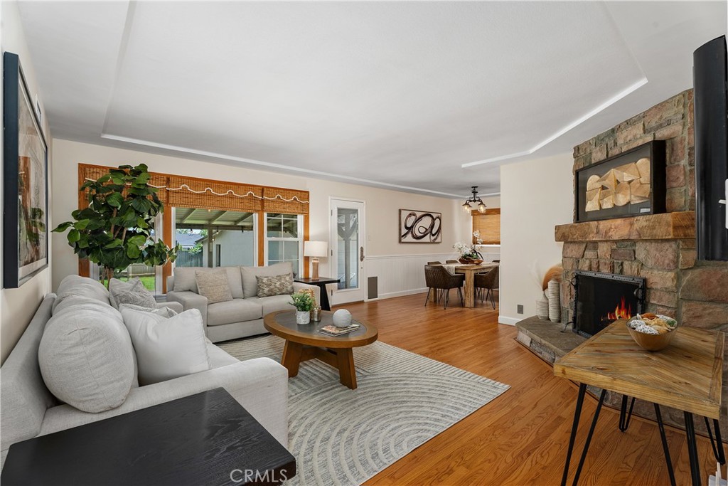 140 E Greenwood