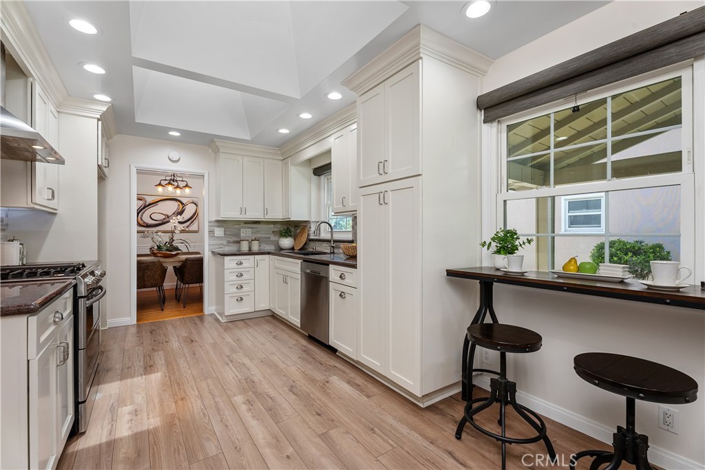 140 E Greenwood