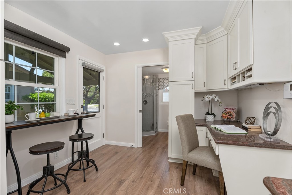 140 E Greenwood