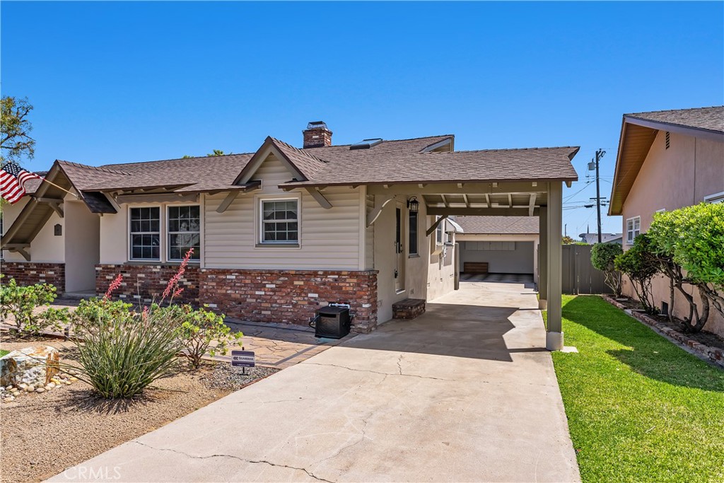 140 E Greenwood