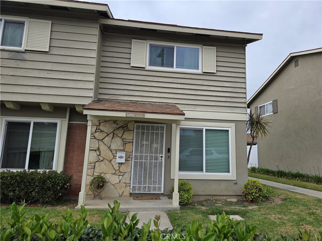 12816 Sussex Circle
