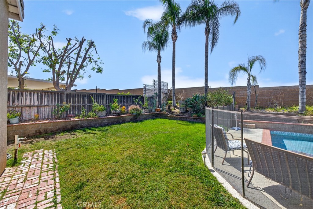 807 Lomond