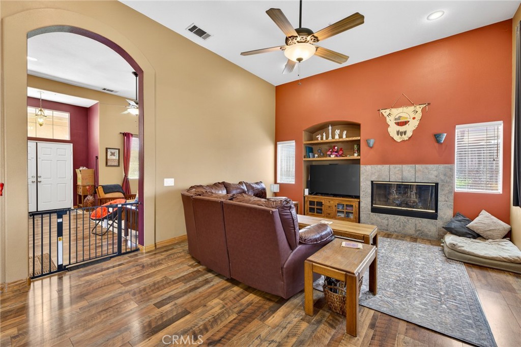 807 Lomond