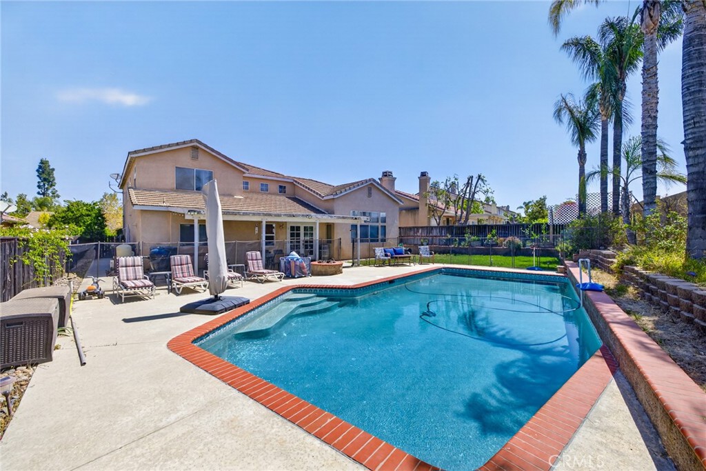 807 Lomond