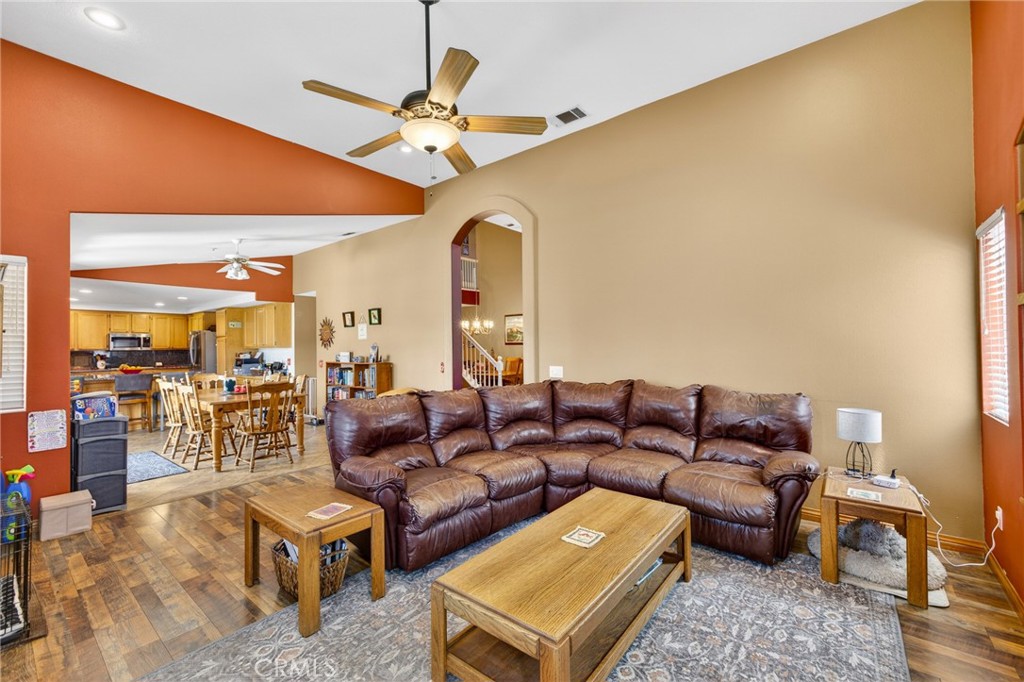 807 Lomond