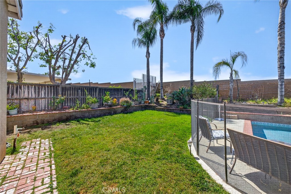 807 Lomond