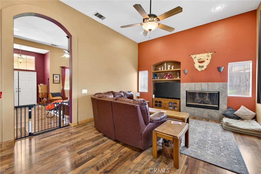 807 Lomond