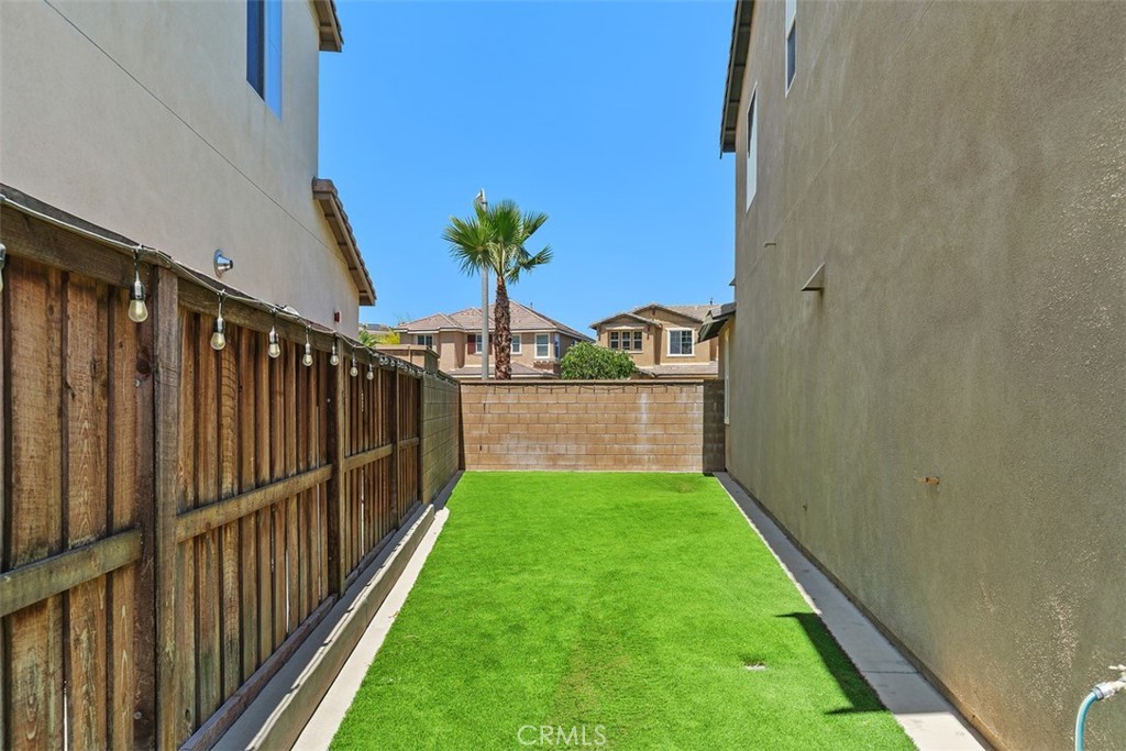 11415 Valley Oak