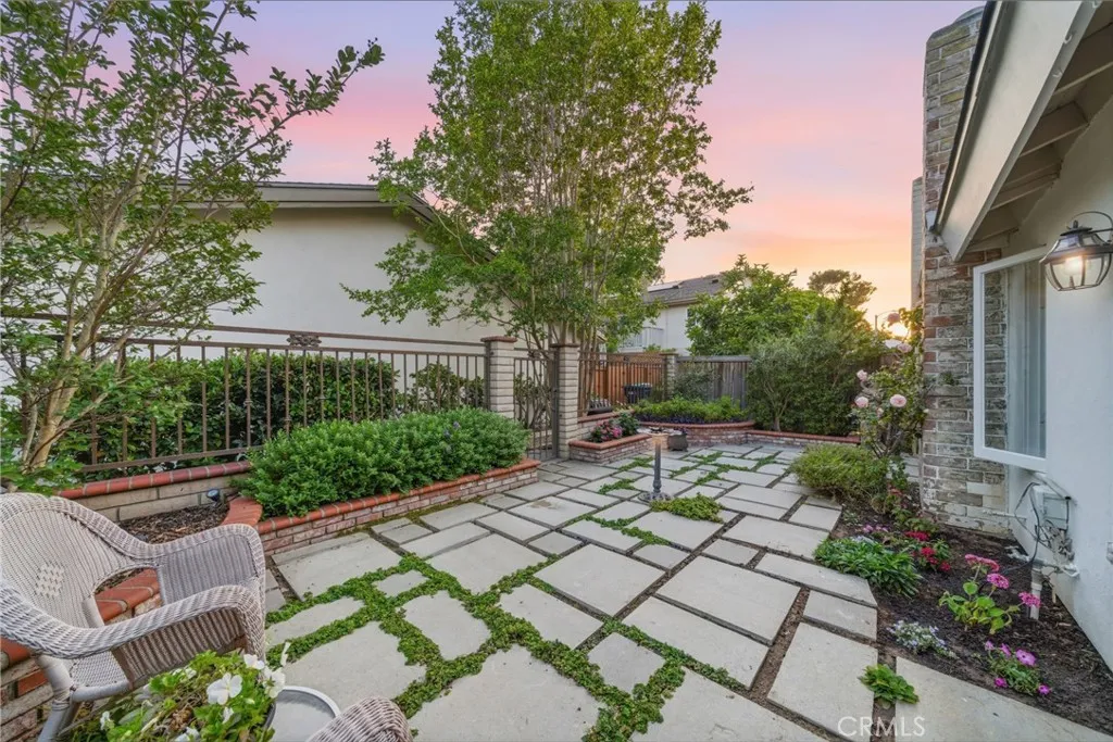 3 Whitewood Way
