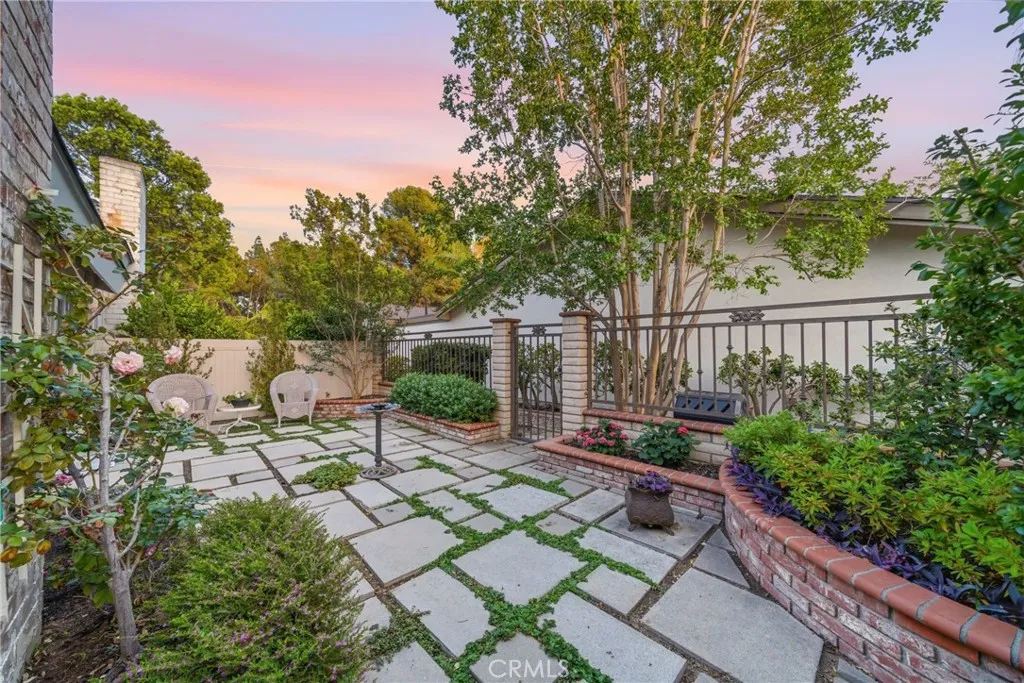 3 Whitewood Way