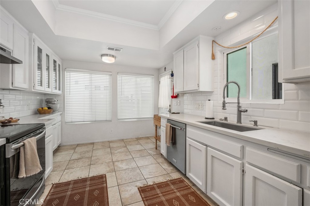 26151 Via California