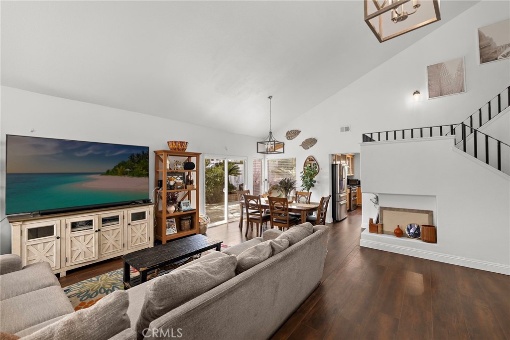 3810 Middleburg