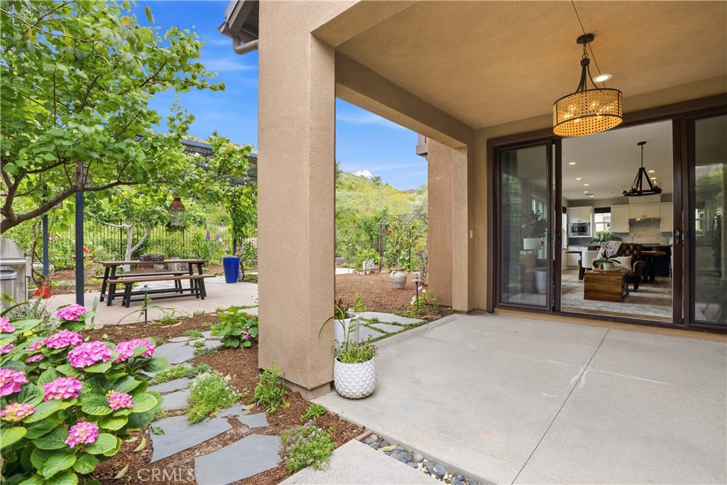 41 Ocaso Street