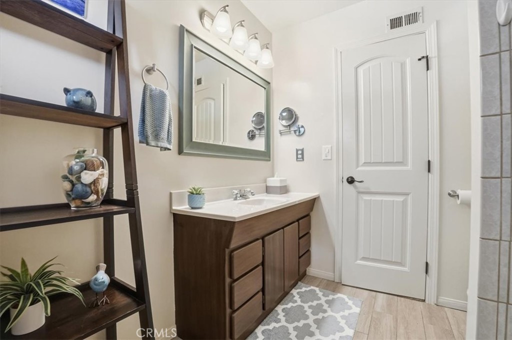 13148 Ridgedale