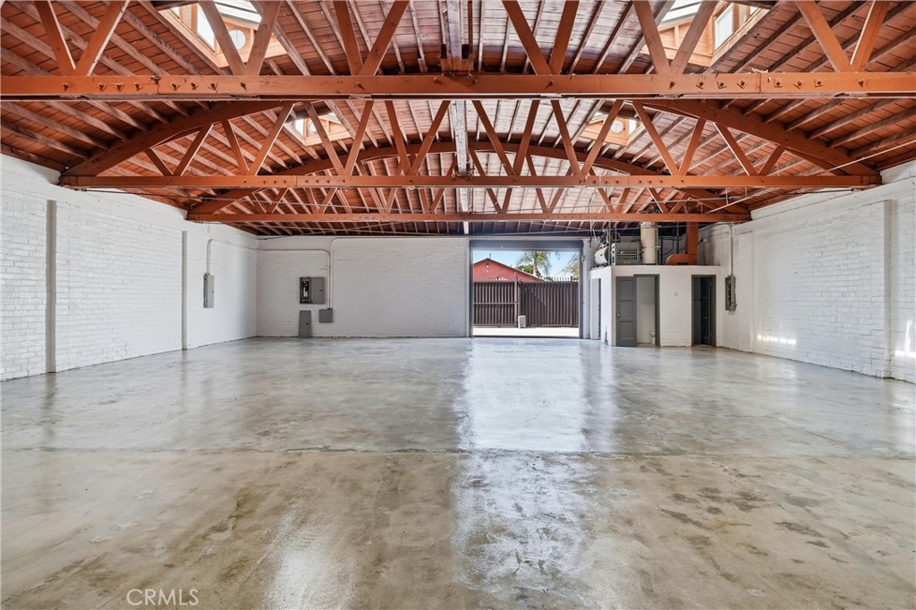 11317 Atlantic