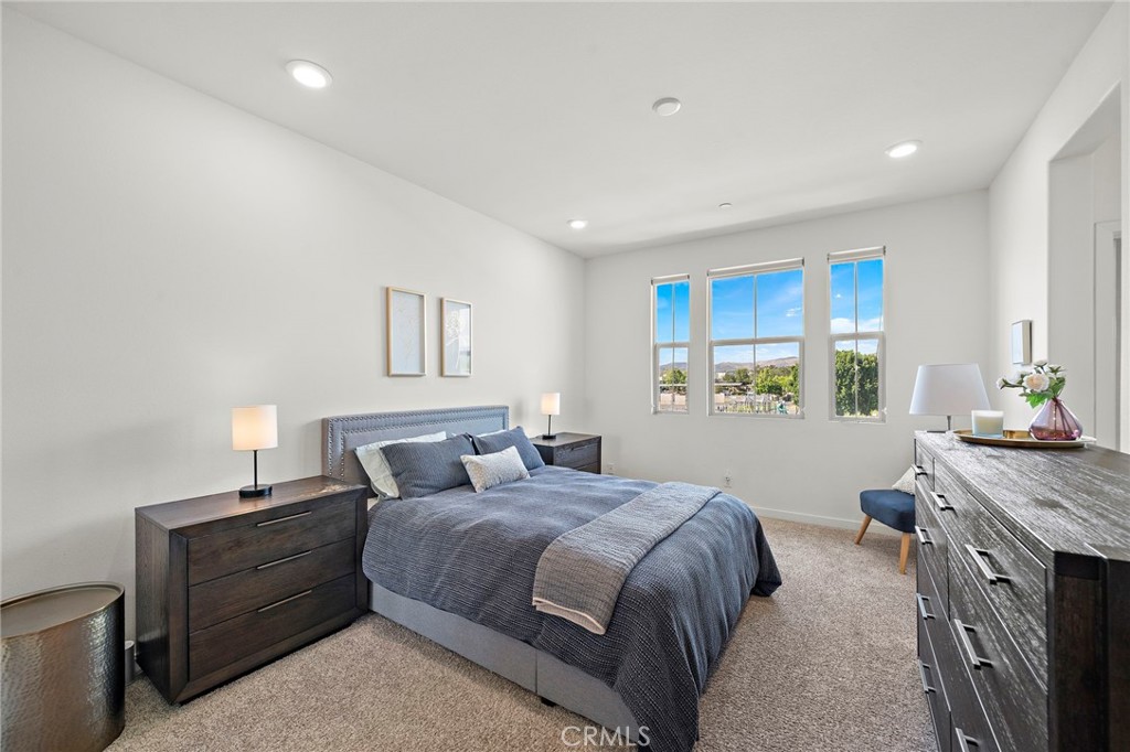 144 Paramount