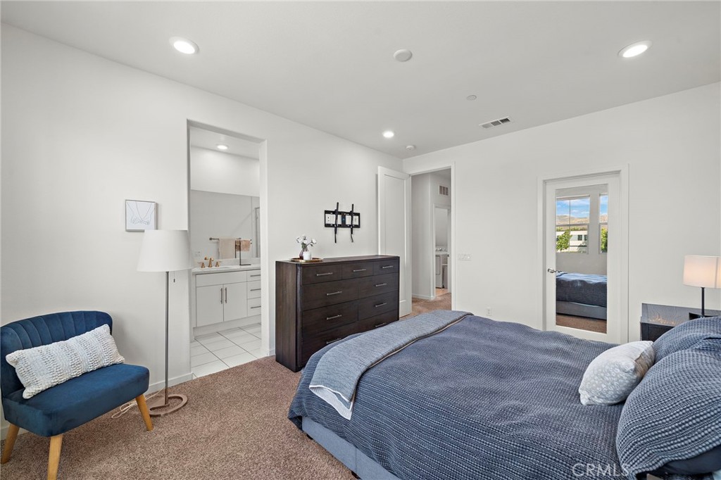 144 Paramount