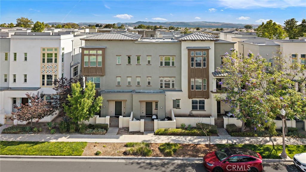 144 Paramount