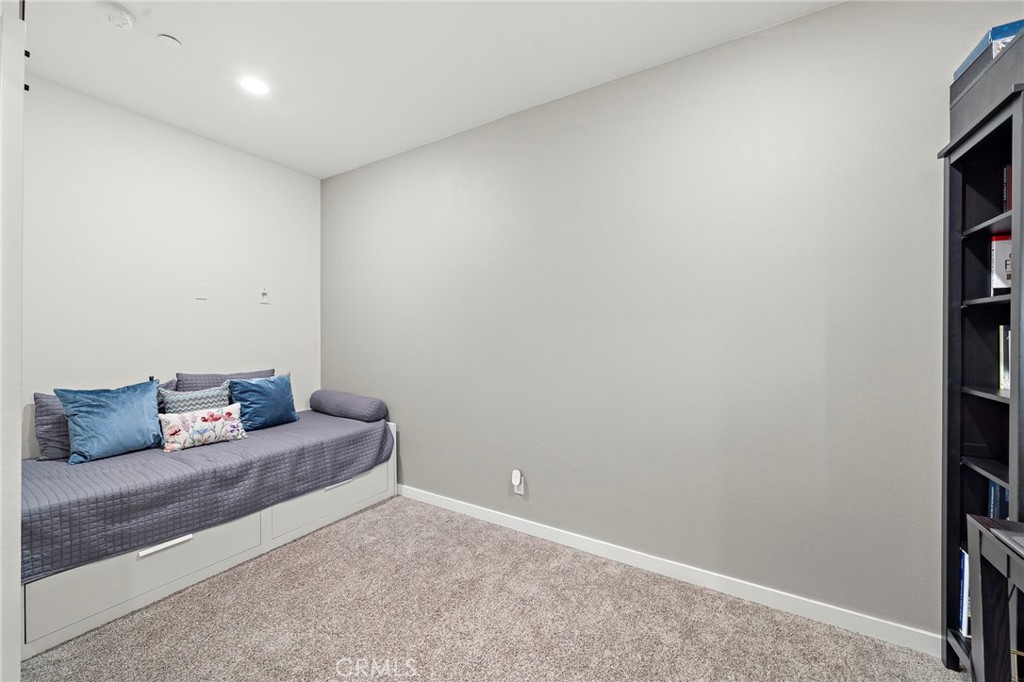 144 Paramount