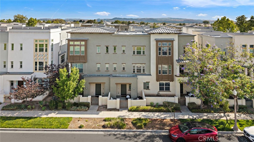 144 Paramount