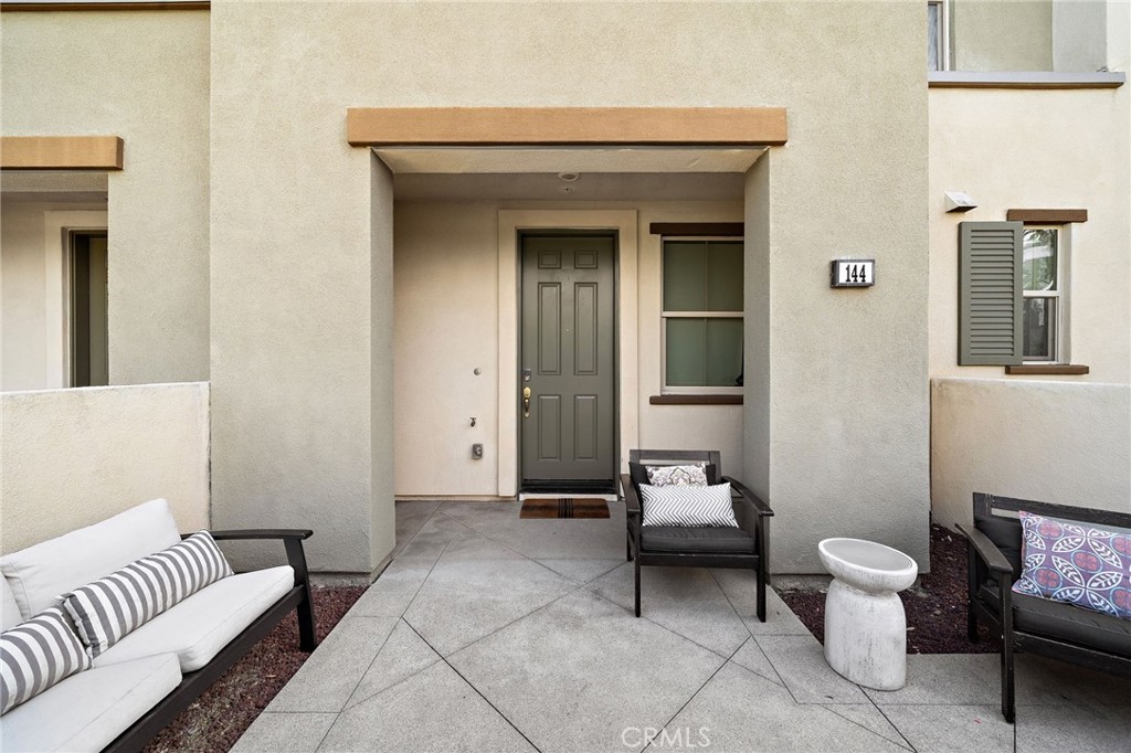 144 Paramount