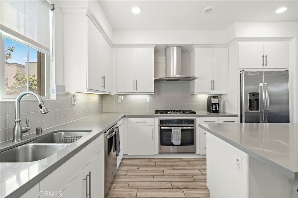 144 Paramount