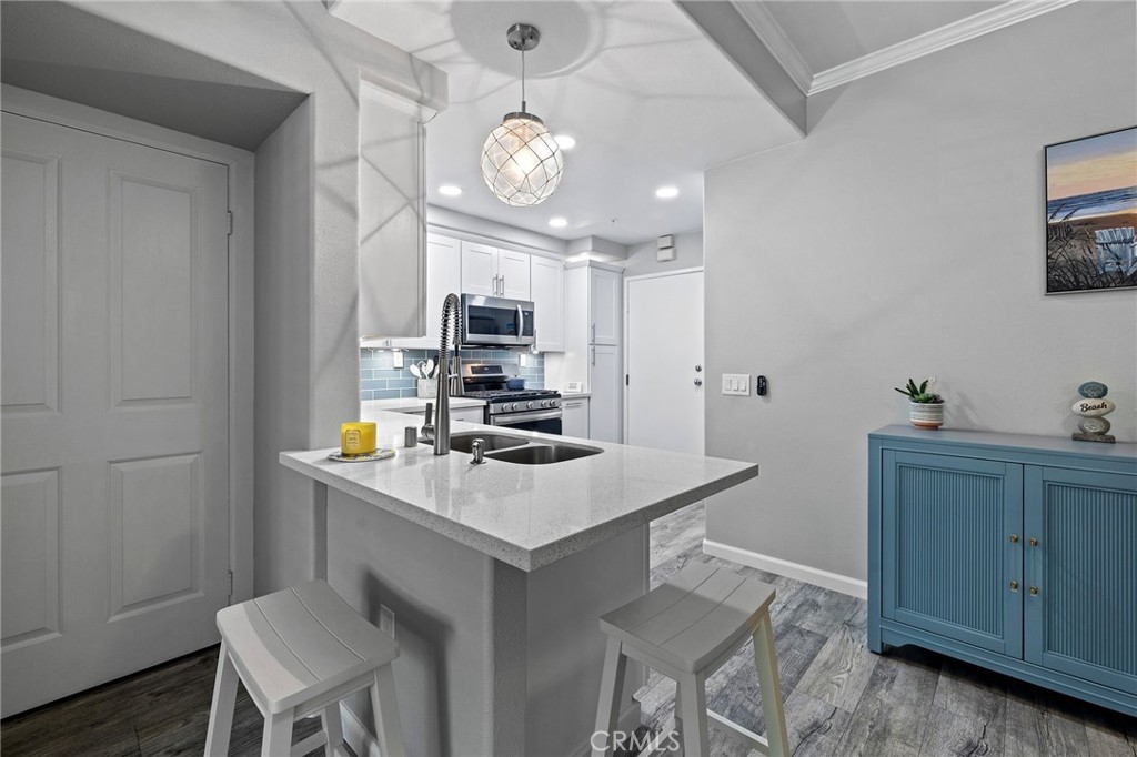3204 Ladrillo Aisle