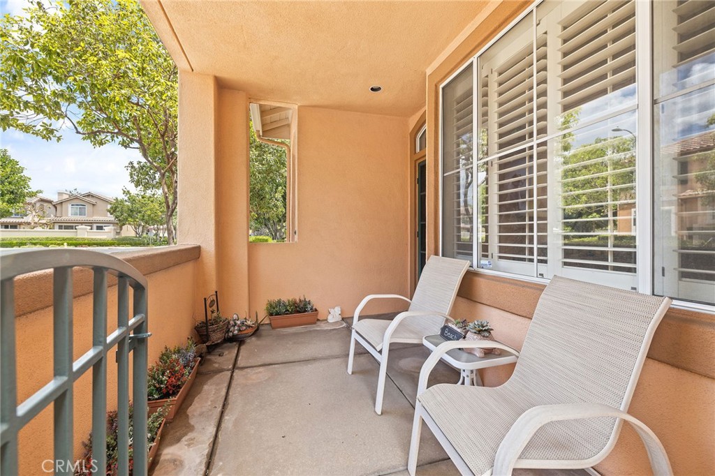 3204 Ladrillo Aisle