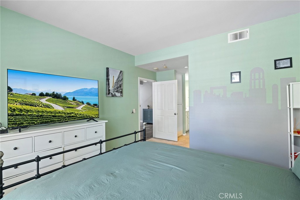 3204 Ladrillo Aisle