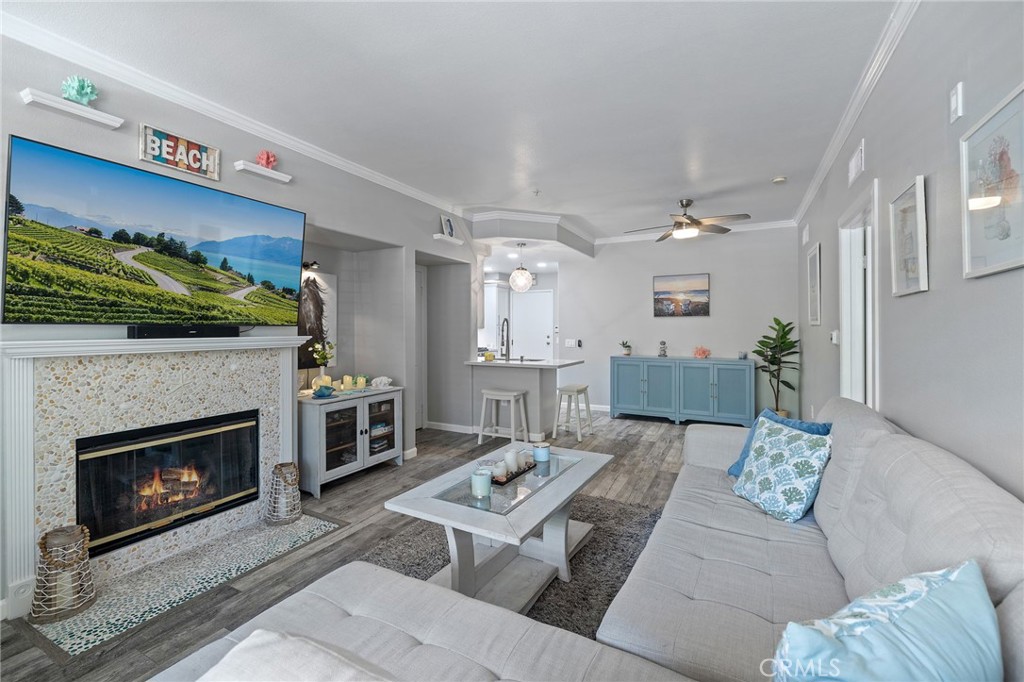 3204 Ladrillo Aisle