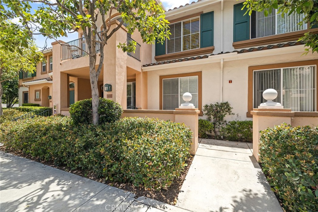 3204 Ladrillo Aisle