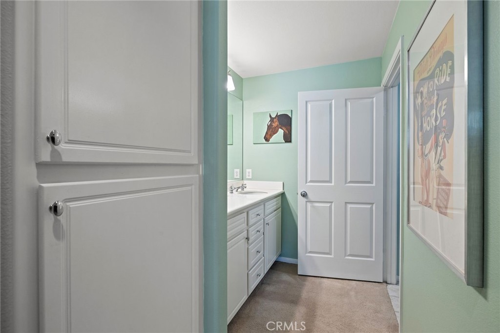 3204 Ladrillo Aisle