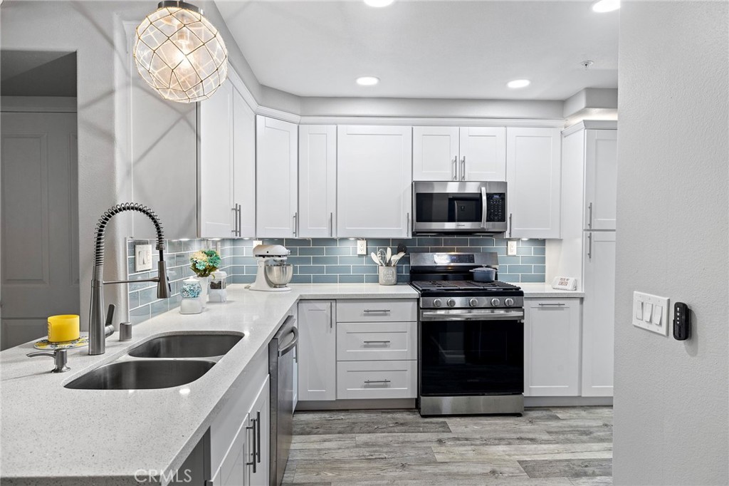 3204 Ladrillo Aisle