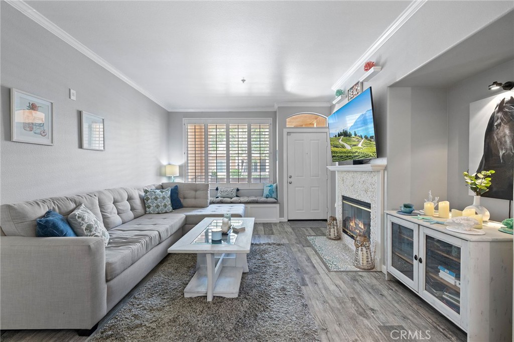 3204 Ladrillo Aisle