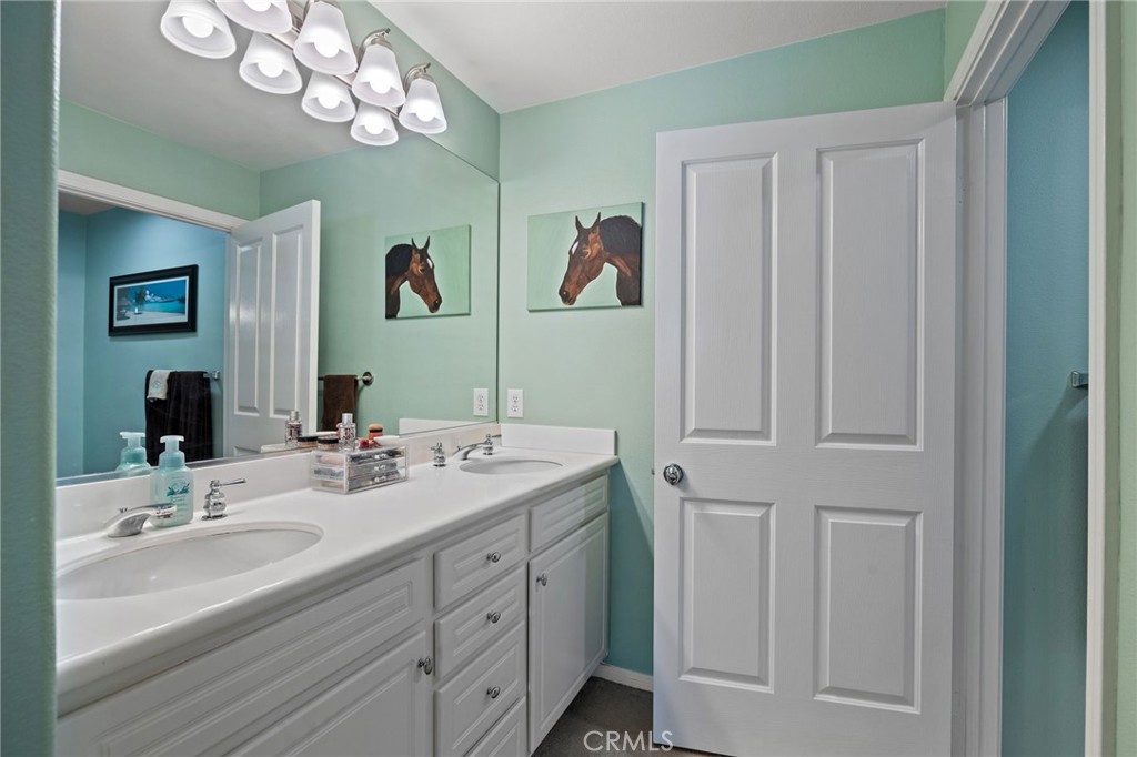 3204 Ladrillo Aisle