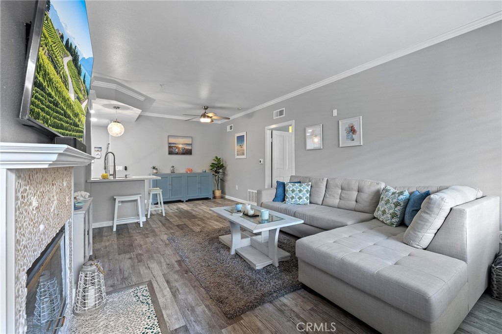 3204 Ladrillo Aisle