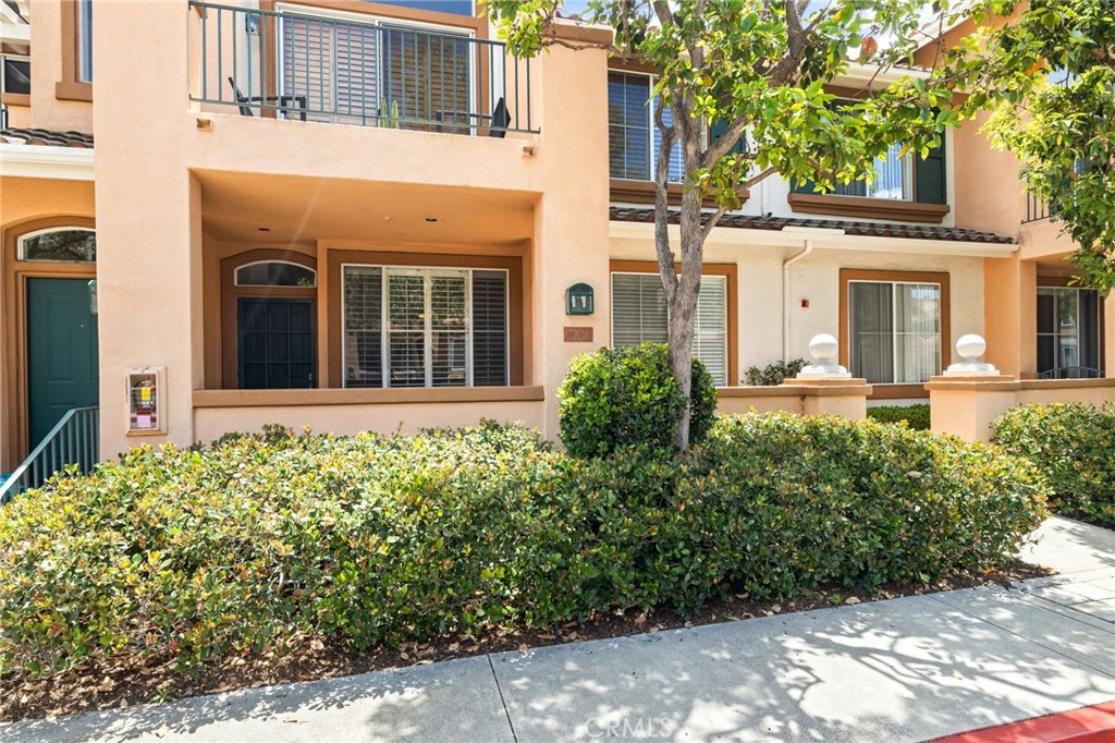 3204 Ladrillo Aisle