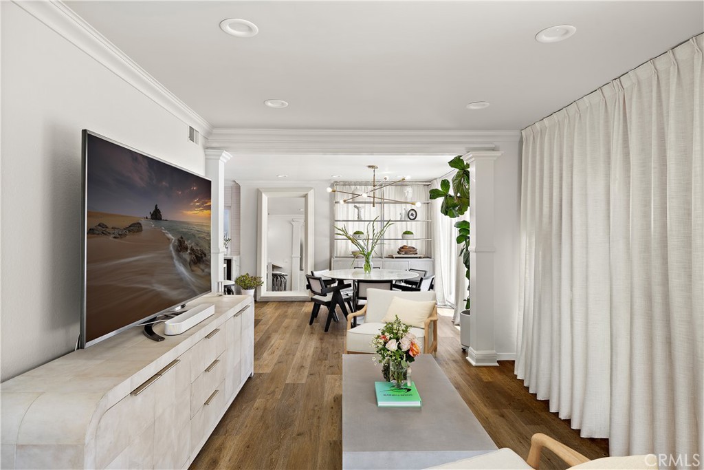 1570 W Tedmar