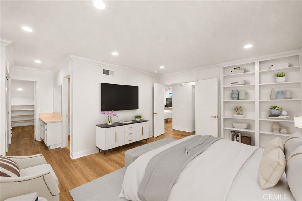 1570 W Tedmar